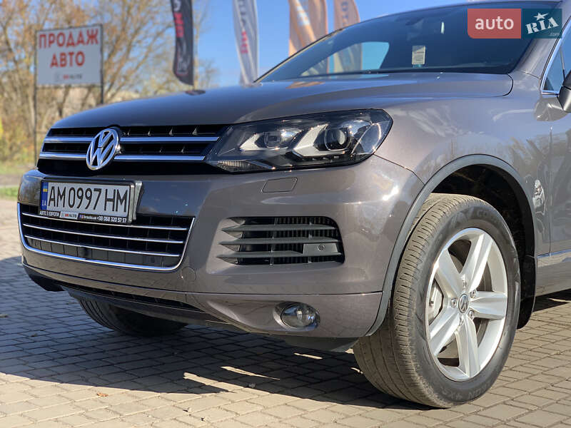 Внедорожник / Кроссовер Volkswagen Touareg 2011 в Бердичеве