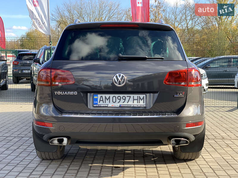 Внедорожник / Кроссовер Volkswagen Touareg 2011 в Бердичеве