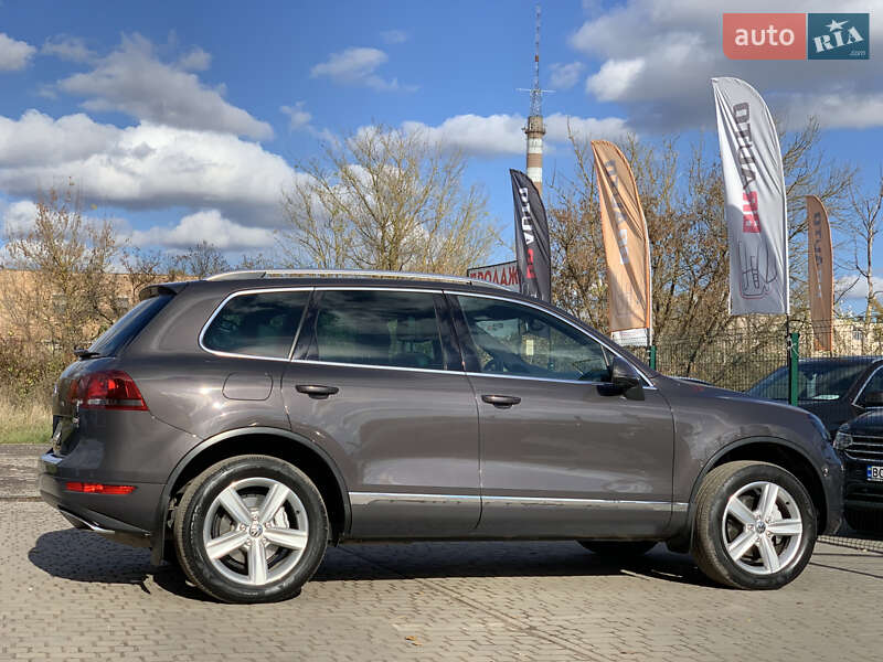 Внедорожник / Кроссовер Volkswagen Touareg 2011 в Бердичеве