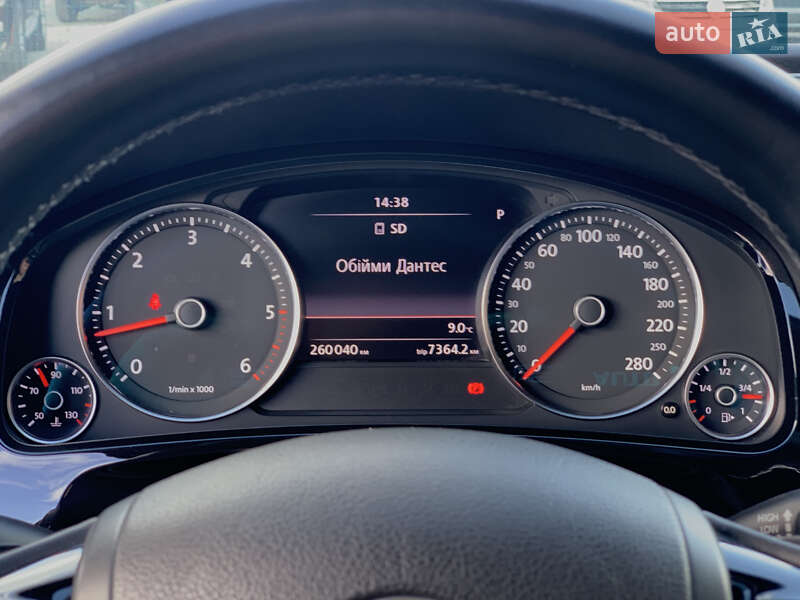 Внедорожник / Кроссовер Volkswagen Touareg 2011 в Бердичеве