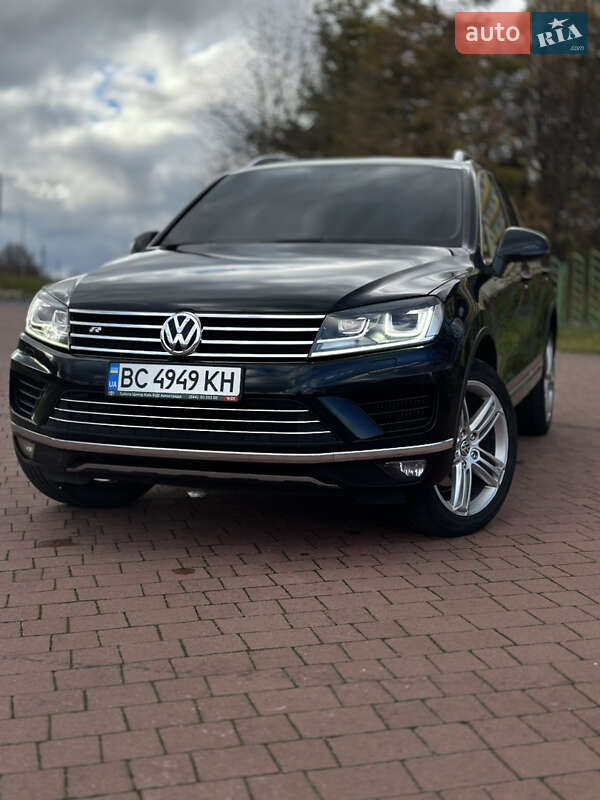 Внедорожник / Кроссовер Volkswagen Touareg 2016 в Львове