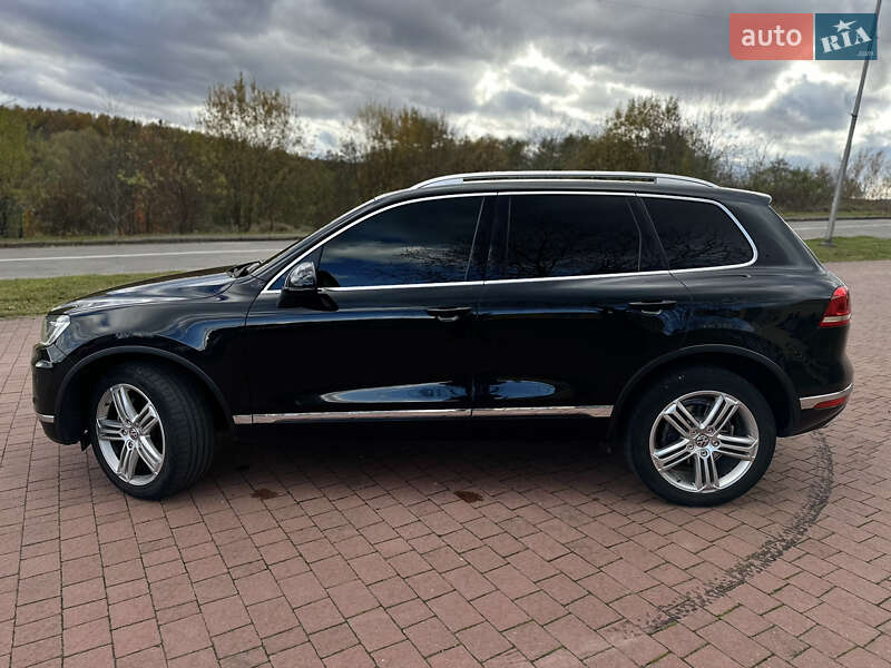 Внедорожник / Кроссовер Volkswagen Touareg 2016 в Львове