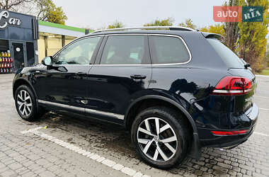 Внедорожник / Кроссовер Volkswagen Touareg 2013 в 