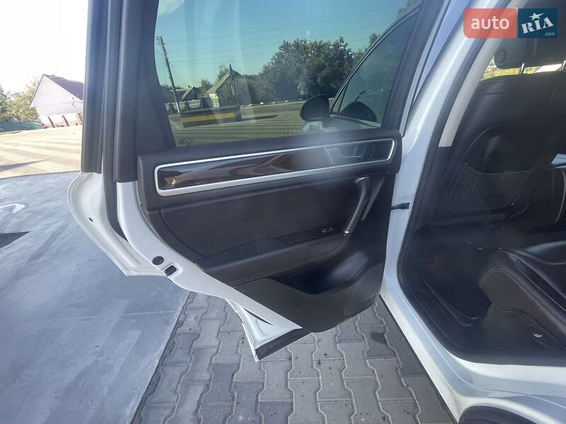 Внедорожник / Кроссовер Volkswagen Touareg 2016 в Белой Церкви фото 21 Внедорожник / Кроссовер Volkswagen Touareg 2016 в Белой Церкви