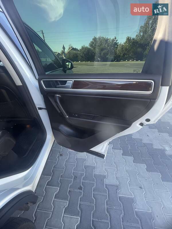 Внедорожник / Кроссовер Volkswagen Touareg 2016 в Белой Церкви фото 25 Внедорожник / Кроссовер Volkswagen Touareg 2016 в Белой Церкви