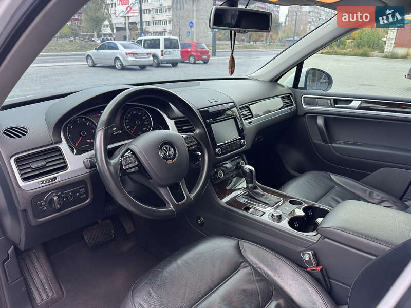 Позашляховик / Кросовер Volkswagen Touareg 2012 в Дніпрі фото 9 Позашляховик / Кросовер Volkswagen Touareg 2012 в Дніпрі