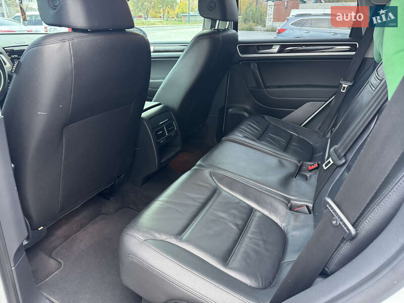 Позашляховик / Кросовер Volkswagen Touareg 2012 в Дніпрі фото 11 Позашляховик / Кросовер Volkswagen Touareg 2012 в Дніпрі