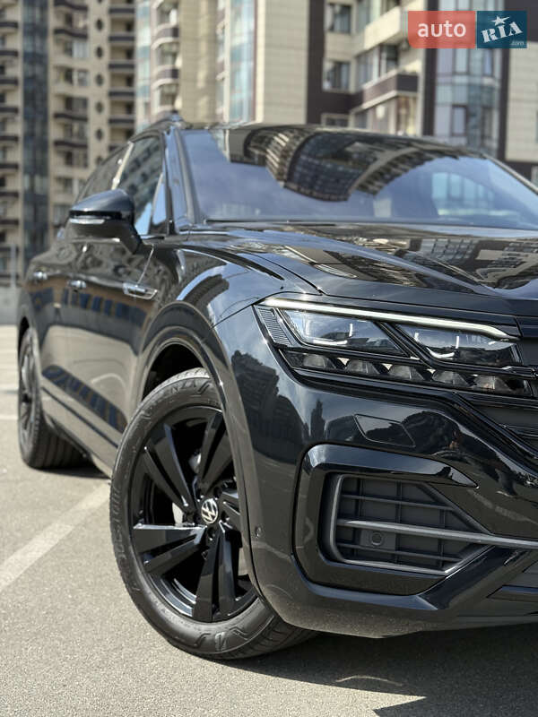 Позашляховик / Кросовер Volkswagen Touareg 2023 в Києві