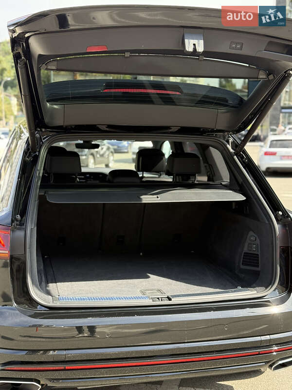 Позашляховик / Кросовер Volkswagen Touareg 2023 в Києві
