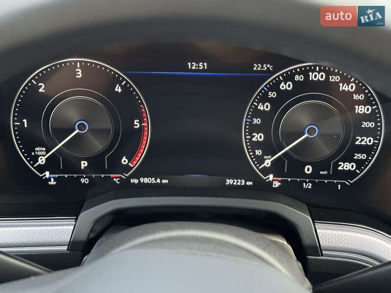 Позашляховик / Кросовер Volkswagen Touareg 2023 в Києві