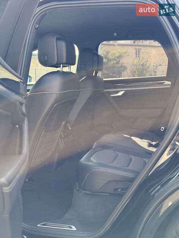 Позашляховик / Кросовер Volkswagen Touareg 2023 в Києві