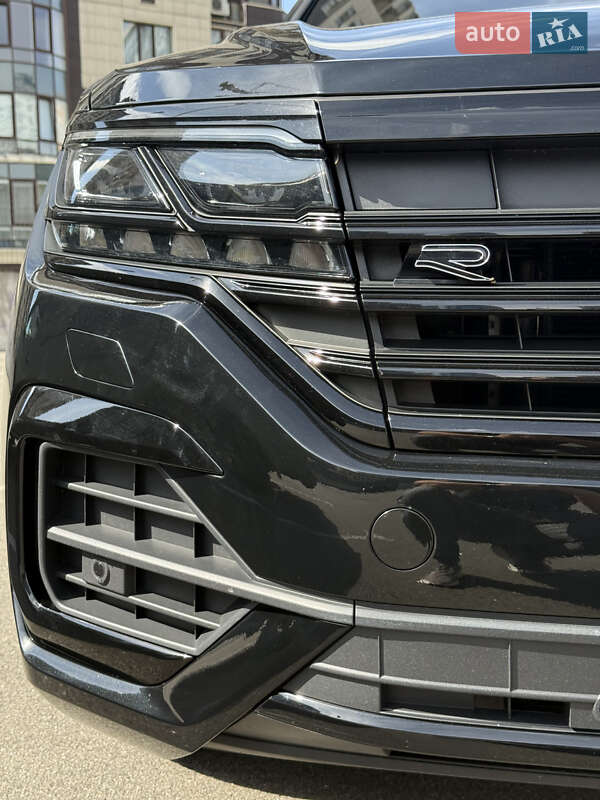 Позашляховик / Кросовер Volkswagen Touareg 2023 в Києві