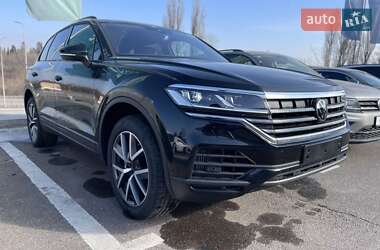 Внедорожник / Кроссовер Volkswagen Touareg 2024 в Киеве