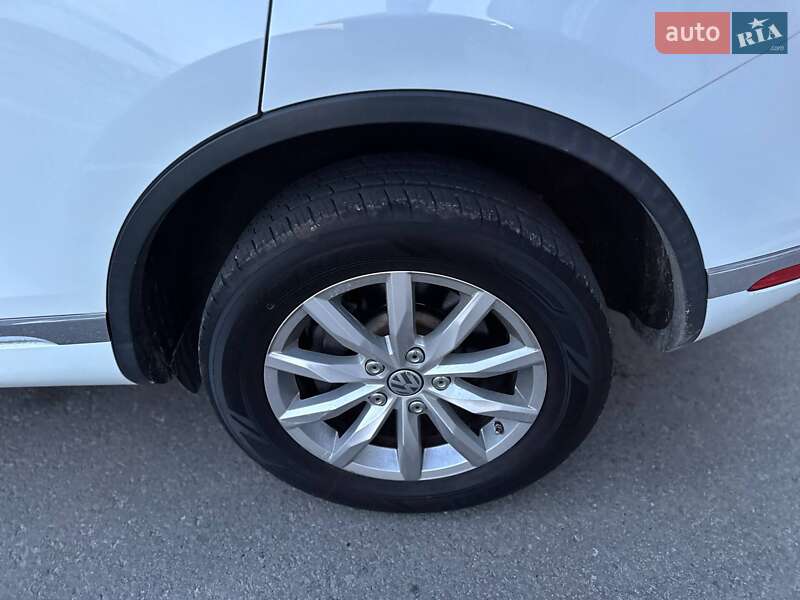 Внедорожник / Кроссовер Volkswagen Touareg 2016 в Тернополе фото 29 Внедорожник / Кроссовер Volkswagen Touareg 2016 в Тернополе