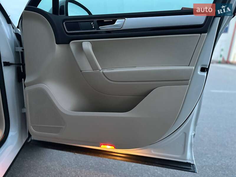 Внедорожник / Кроссовер Volkswagen Touareg 2016 в Тернополе фото 35 Внедорожник / Кроссовер Volkswagen Touareg 2016 в Тернополе