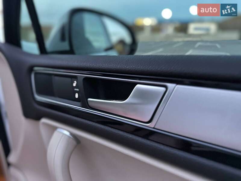 Внедорожник / Кроссовер Volkswagen Touareg 2016 в Тернополе фото 42 Внедорожник / Кроссовер Volkswagen Touareg 2016 в Тернополе
