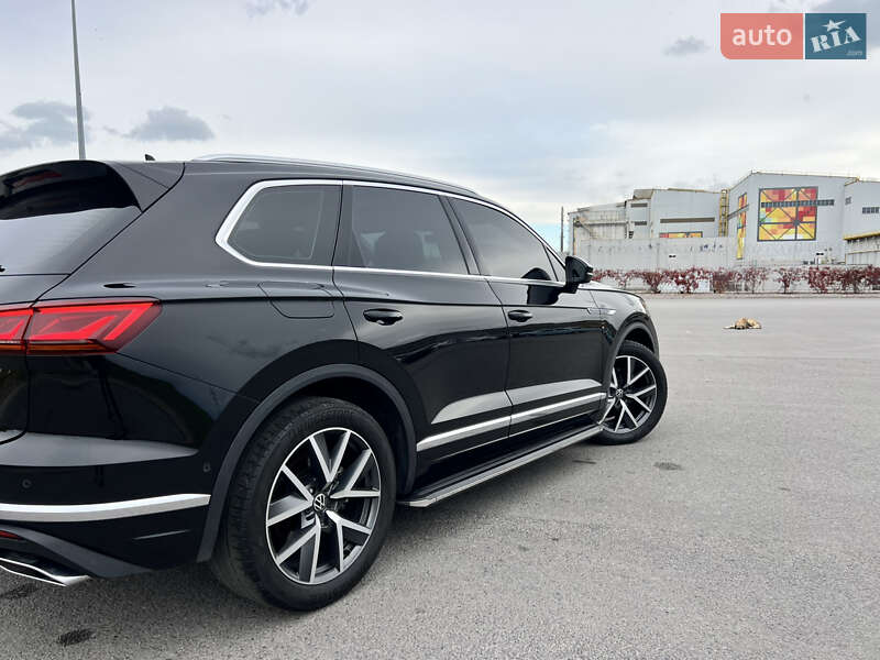 Позашляховик / Кросовер Volkswagen Touareg 2022 в Дніпрі фото 13 Позашляховик / Кросовер Volkswagen Touareg 2022 в Дніпрі