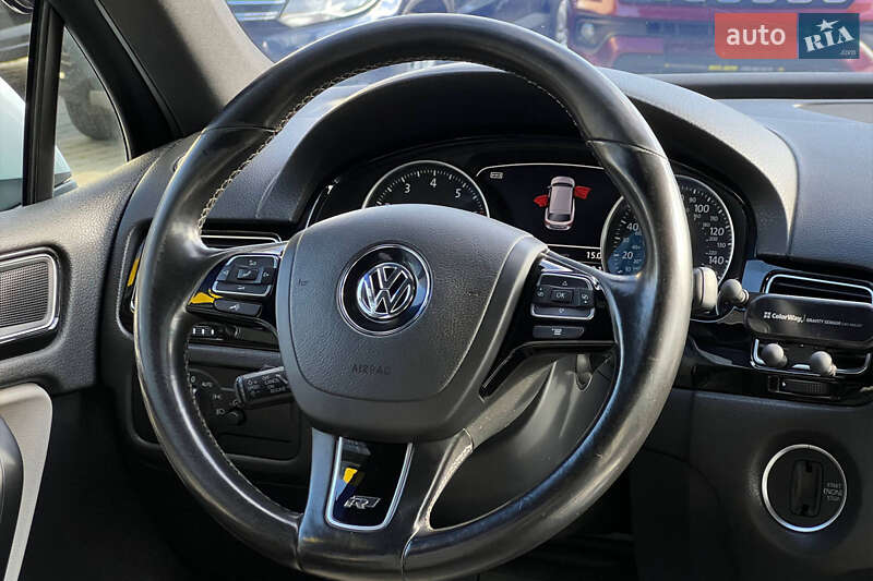 Позашляховик / Кросовер Volkswagen Touareg 2016 в Івано-Франківську