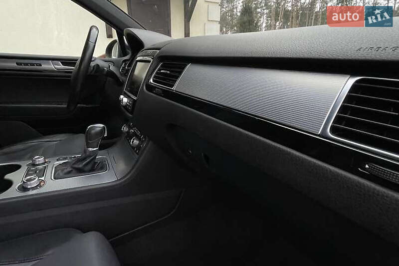 Внедорожник / Кроссовер Volkswagen Touareg 2016 в Киеве фото 19 Внедорожник / Кроссовер Volkswagen Touareg 2016 в Киеве