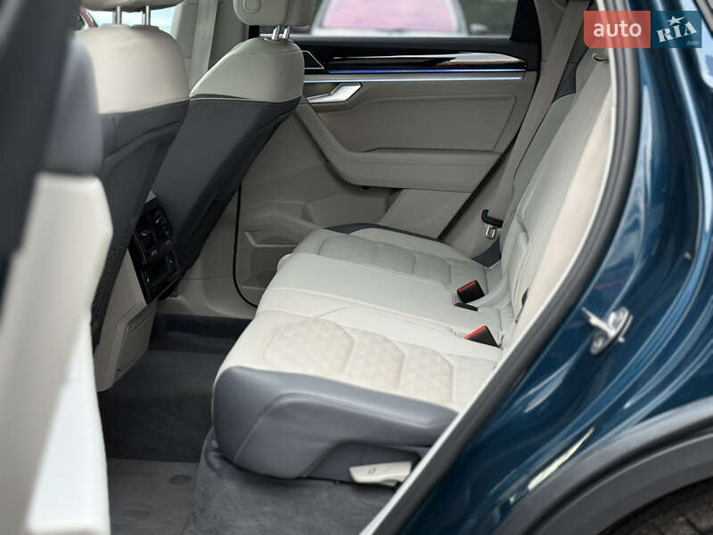 Позашляховик / Кросовер Volkswagen Touareg 2021 в Києві фото 22 Позашляховик / Кросовер Volkswagen Touareg 2021 в Києві