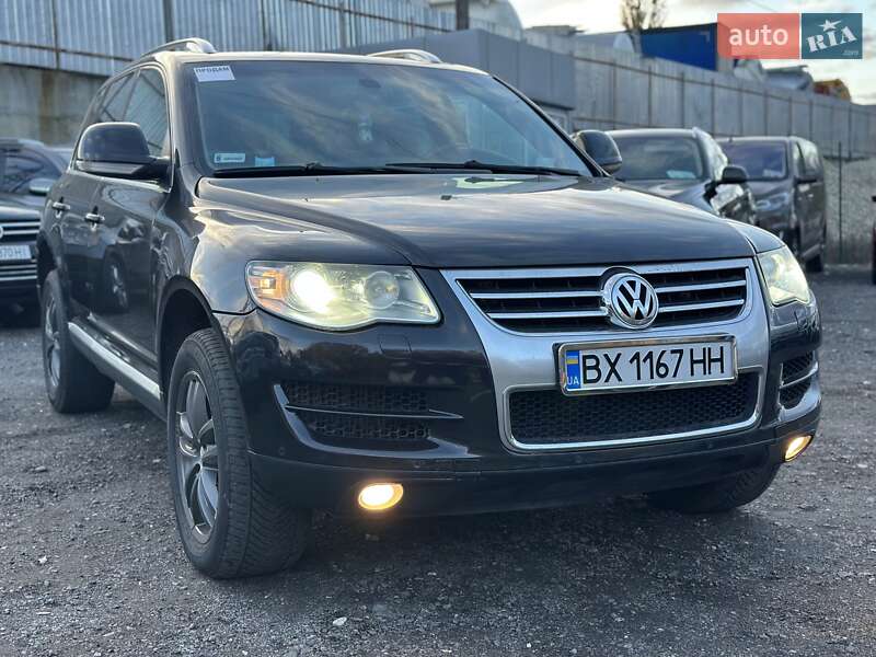 Внедорожник / Кроссовер Volkswagen Touareg 2008 в Хмельницком