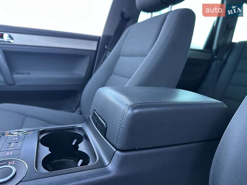 Внедорожник / Кроссовер Volkswagen Touareg 2008 в Хмельницком