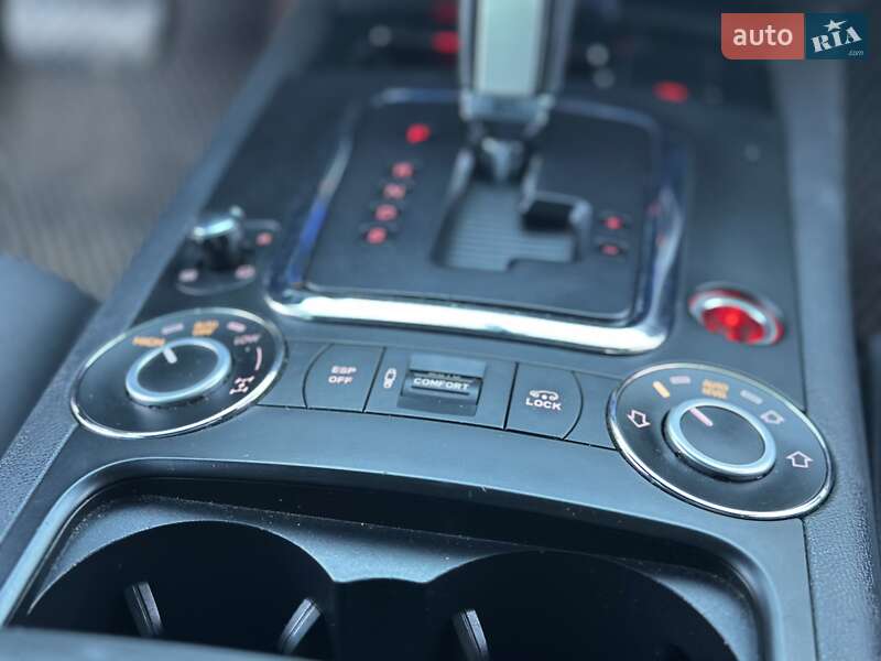 Внедорожник / Кроссовер Volkswagen Touareg 2008 в Хмельницком