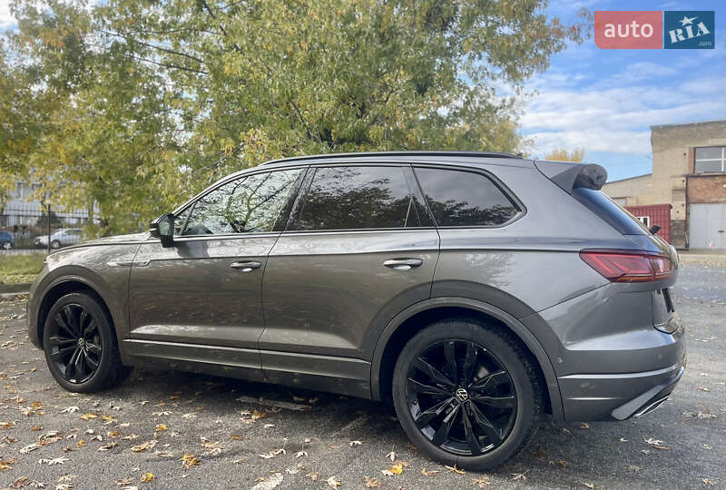 Внедорожник / Кроссовер Volkswagen Touareg 2022 в Киеве