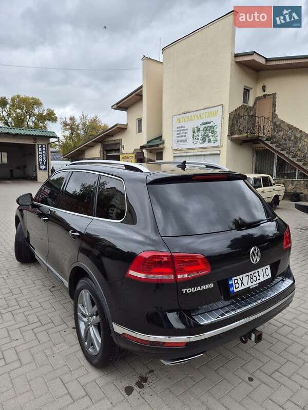 Внедорожник / Кроссовер Volkswagen Touareg 2014 в Каменец-Подольском