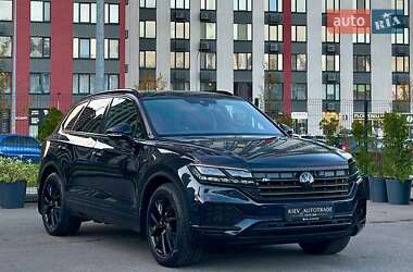 Внедорожник / Кроссовер Volkswagen Touareg 2021 в 