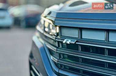 Внедорожник / Кроссовер Volkswagen Touareg 2021 в 