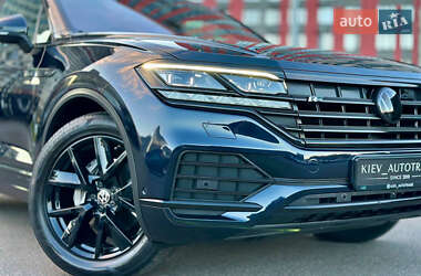 Внедорожник / Кроссовер Volkswagen Touareg 2021 в 