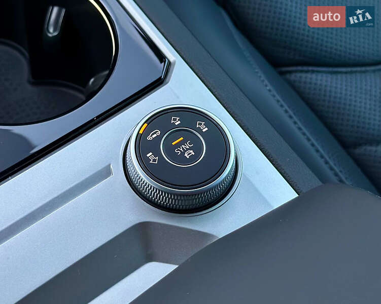 Позашляховик / Кросовер Volkswagen Touareg 2021 в Києві фото 37 Позашляховик / Кросовер Volkswagen Touareg 2021 в Києві