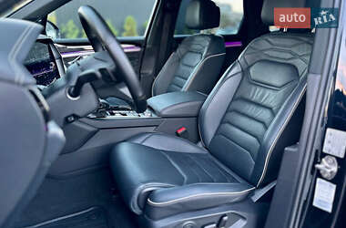 Внедорожник / Кроссовер Volkswagen Touareg 2021 в 