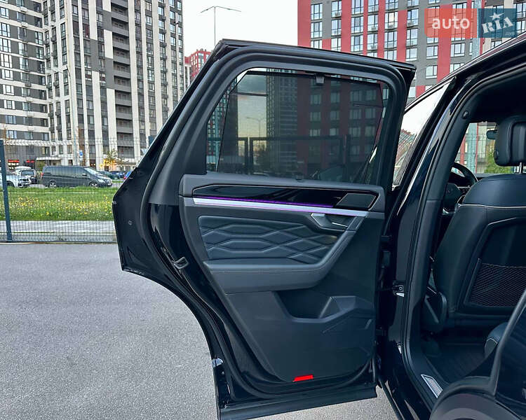 Позашляховик / Кросовер Volkswagen Touareg 2021 в Києві фото 41 Позашляховик / Кросовер Volkswagen Touareg 2021 в Києві