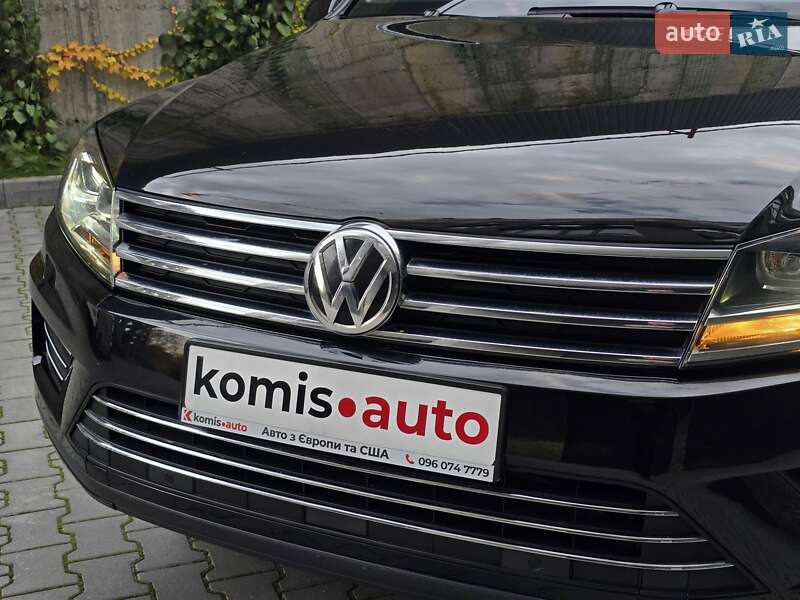 Позашляховик / Кросовер Volkswagen Touareg 2011 в Хмельницькому