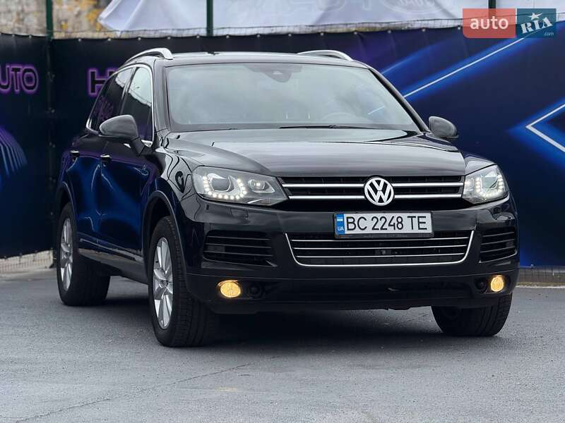 Внедорожник / Кроссовер Volkswagen Touareg 2012 в Запорожье