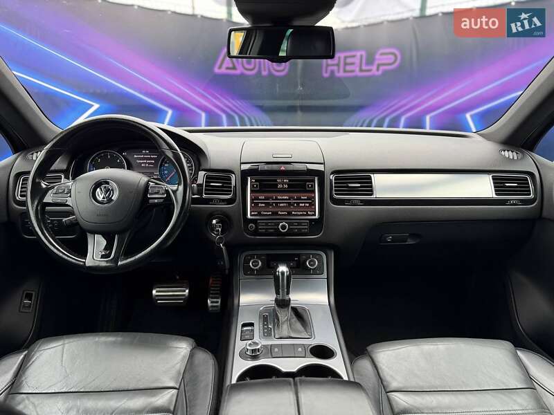 Внедорожник / Кроссовер Volkswagen Touareg 2012 в Запорожье