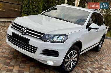 Позашляховик / Кросовер Volkswagen Touareg 2014 в Києві