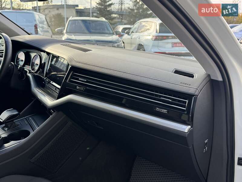 Позашляховик / Кросовер Volkswagen Touareg 2020 в Чернівцях фото 11 Позашляховик / Кросовер Volkswagen Touareg 2020 в Чернівцях