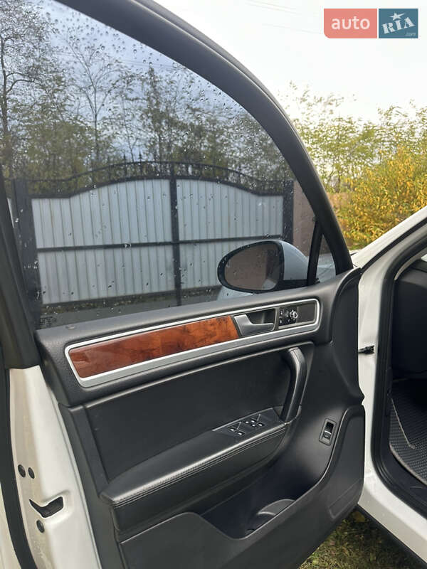 Внедорожник / Кроссовер Volkswagen Touareg 2012 в Чернигове фото 12 Внедорожник / Кроссовер Volkswagen Touareg 2012 в Чернигове