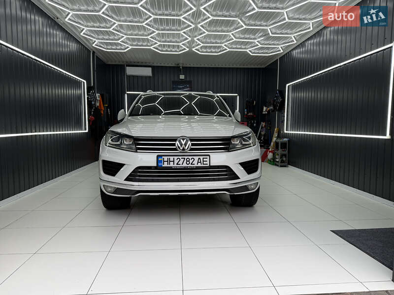 Внедорожник / Кроссовер Volkswagen Touareg 2015 в Одессе фото 6 Внедорожник / Кроссовер Volkswagen Touareg 2015 в Одессе