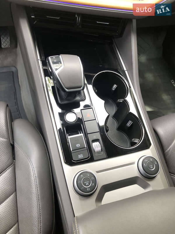 Внедорожник / Кроссовер Volkswagen Touareg 2018 в Тячеве фото 3 Внедорожник / Кроссовер Volkswagen Touareg 2018 в Тячеве