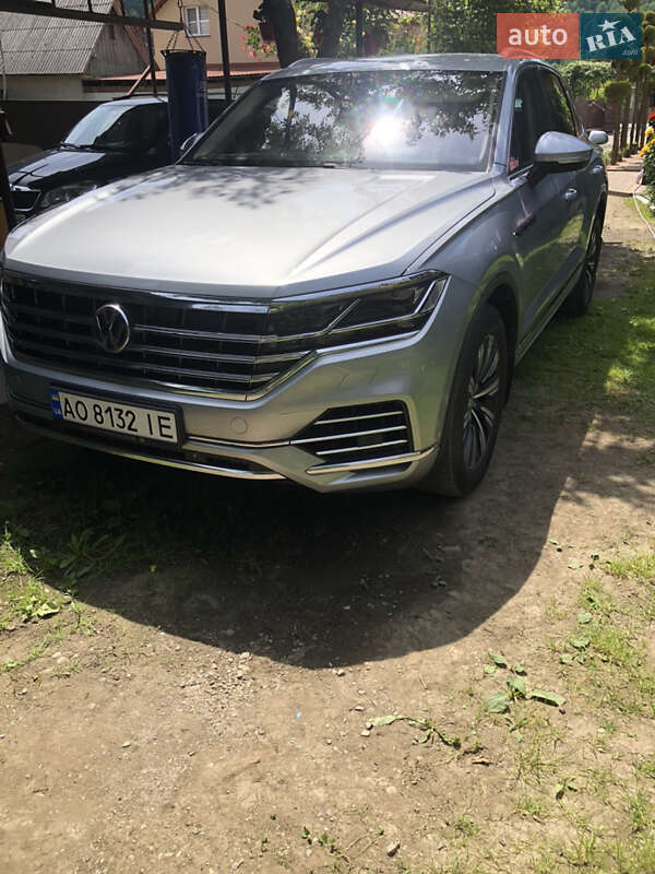 Внедорожник / Кроссовер Volkswagen Touareg 2018 в Тячеве фото 12 Внедорожник / Кроссовер Volkswagen Touareg 2018 в Тячеве