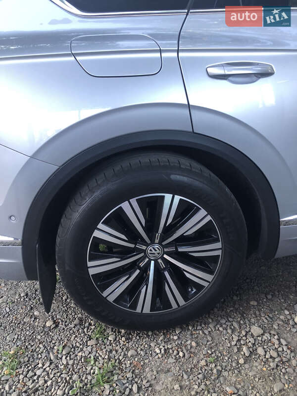 Внедорожник / Кроссовер Volkswagen Touareg 2018 в Тячеве фото 47 Внедорожник / Кроссовер Volkswagen Touareg 2018 в Тячеве
