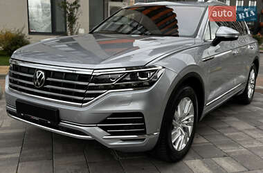 Внедорожник / Кроссовер Volkswagen Touareg 2020 в Киеве