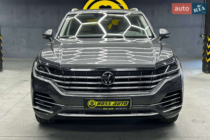 Позашляховик / Кросовер Volkswagen Touareg 2020 в Чернівцях