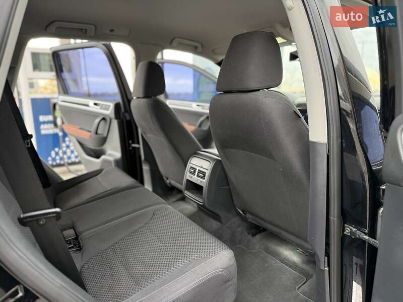 Внедорожник / Кроссовер Volkswagen Touareg 2012 в Днепре фото 26 Внедорожник / Кроссовер Volkswagen Touareg 2012 в Днепре