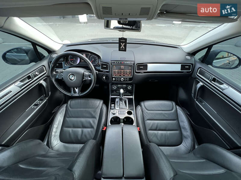 Позашляховик / Кросовер Volkswagen Touareg 2016 в Києві фото 24 Позашляховик / Кросовер Volkswagen Touareg 2016 в Києві