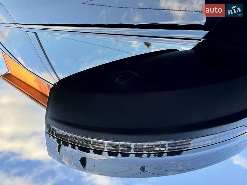 Позашляховик / Кросовер Volkswagen Touareg 2021 в Києві